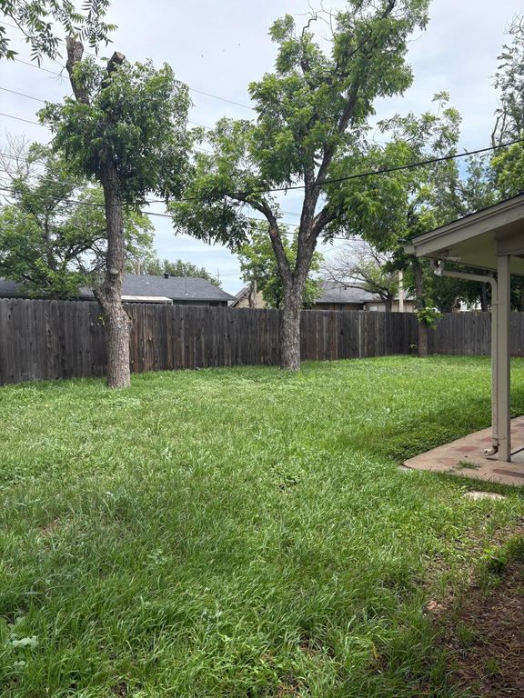 Image 30 of property listing at 3344 Trinity Avenue, San Angelo, TX 76904