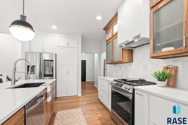 209 E Chapelwood Dr Drive, Brandon, SD 57005