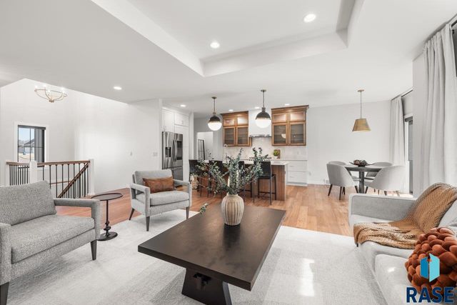 209 E Chapelwood Dr Drive, Brandon, SD 57005