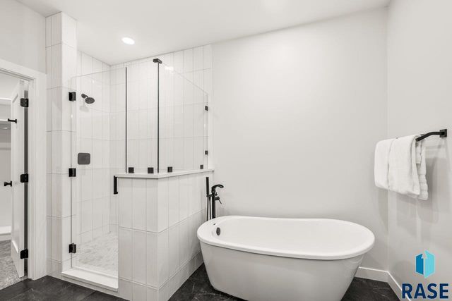 209 E Chapelwood Dr Drive, Brandon, SD 57005