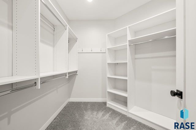 209 E Chapelwood Dr Drive, Brandon, SD 57005