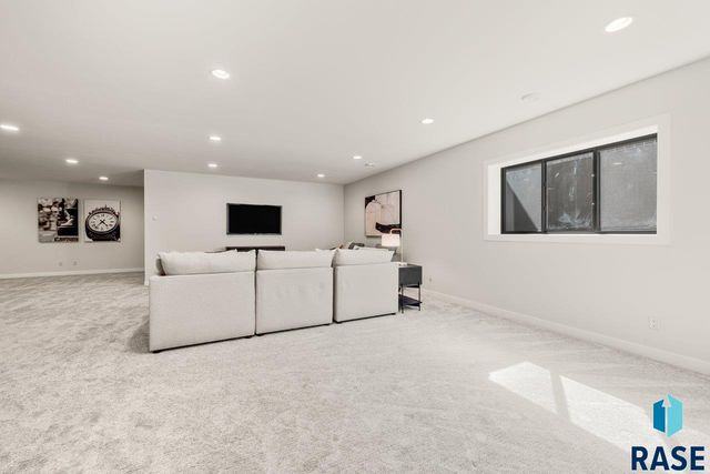 209 E Chapelwood Dr Drive, Brandon, SD 57005