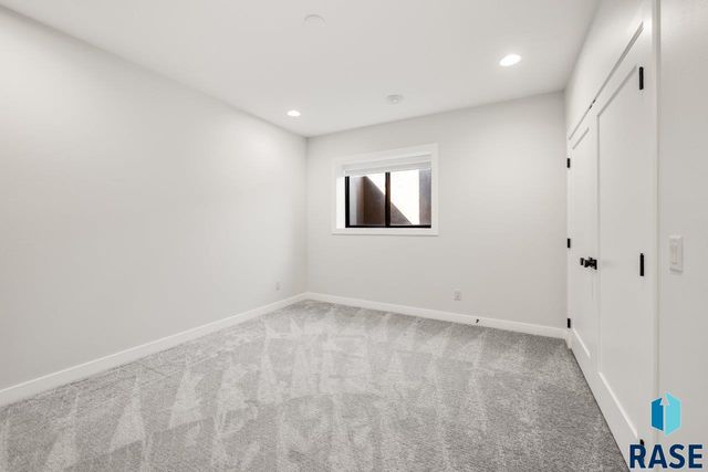 209 E Chapelwood Dr Drive, Brandon, SD 57005