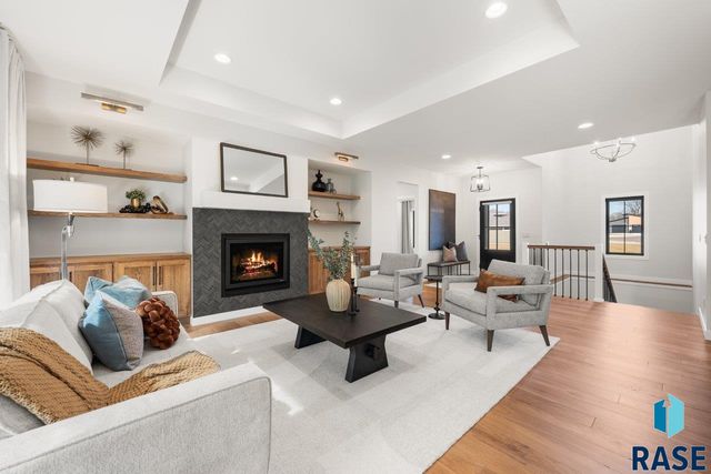 209 E Chapelwood Dr Drive, Brandon, SD 57005