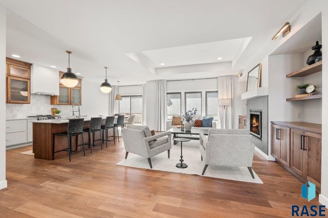 209 E Chapelwood Dr Drive, Brandon, SD 57005