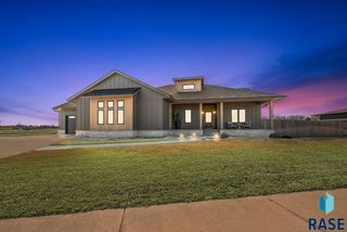 209 E Chapelwood Dr Drive, Brandon, SD 57005