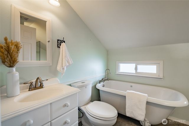 1260 Harrison Avenue, Blaine, WA 98230