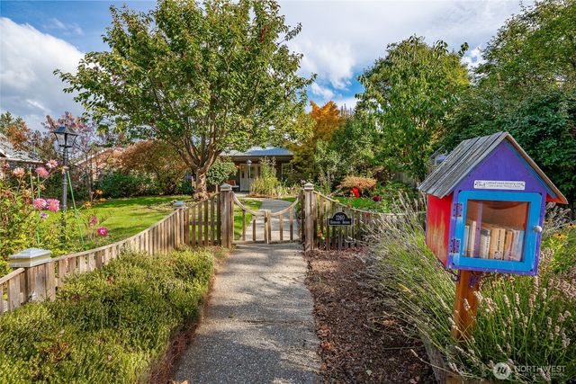 1260 Harrison Avenue, Blaine, WA 98230