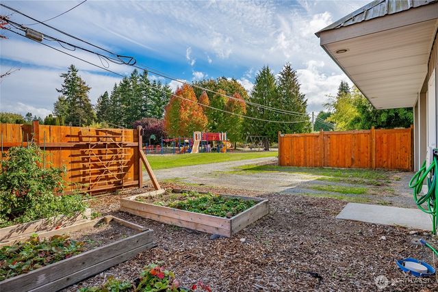1260 Harrison Avenue, Blaine, WA 98230