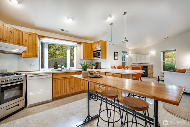 1260 Harrison Avenue, Blaine, WA 98230