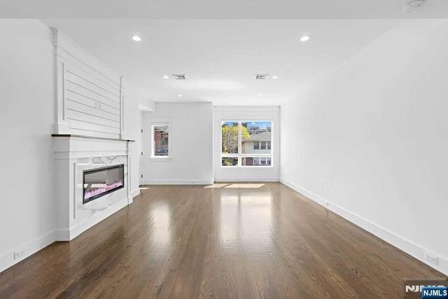 213 7th Street 2ND FL, Palisades Park, NJ 07650