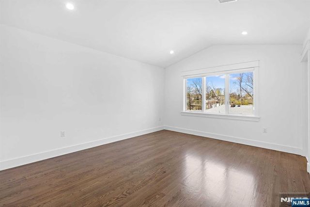 213 7th Street 2ND FL, Palisades Park, NJ 07650