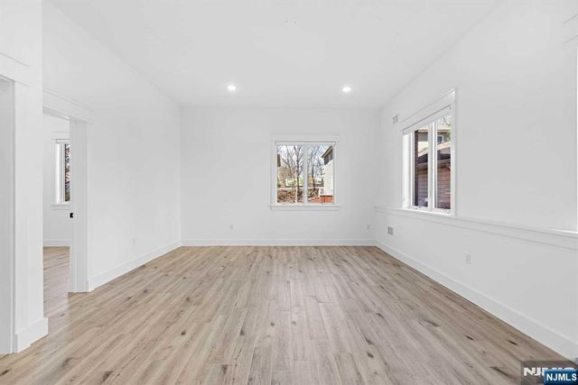 213 7th Street 2ND FL, Palisades Park, NJ 07650