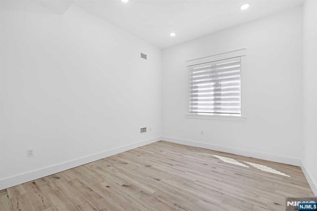 213 7th Street 2ND FL, Palisades Park, NJ 07650