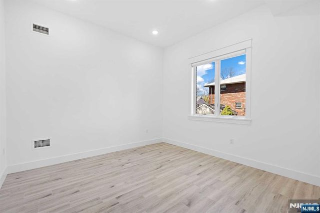 213 7th Street 2ND FL, Palisades Park, NJ 07650