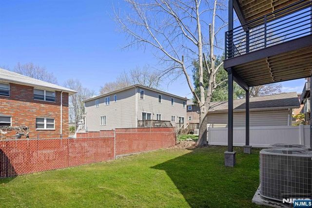 213 7th Street 2ND FL, Palisades Park, NJ 07650