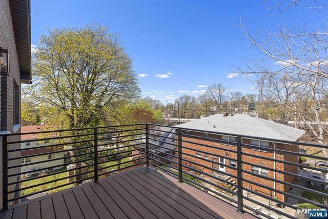 213 7th Street 2ND FL, Palisades Park, NJ 07650
