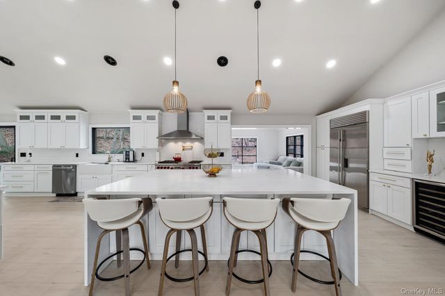 111 Mill River Road, Upper Brookville, NY 11771