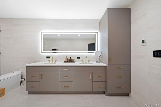 111 Mill River Road, Upper Brookville, NY 11771