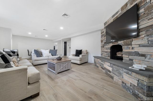 111 Mill River Road, Upper Brookville, NY 11771