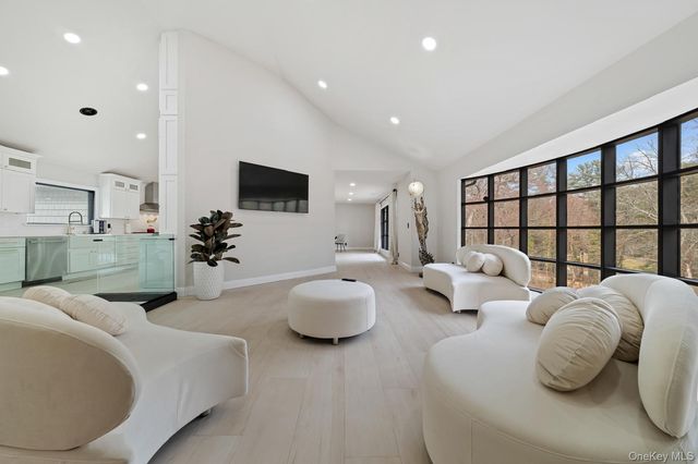 111 Mill River Road, Upper Brookville, NY 11771