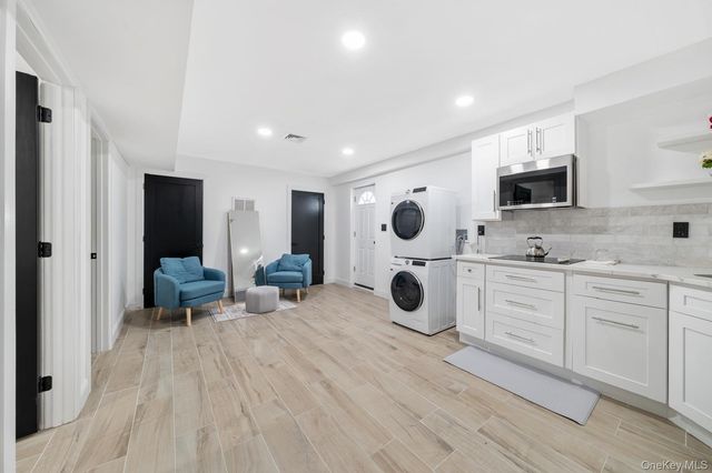 111 Mill River Road, Upper Brookville, NY 11771