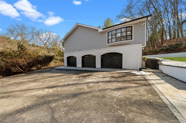 111 Mill River Road, Upper Brookville, NY 11771