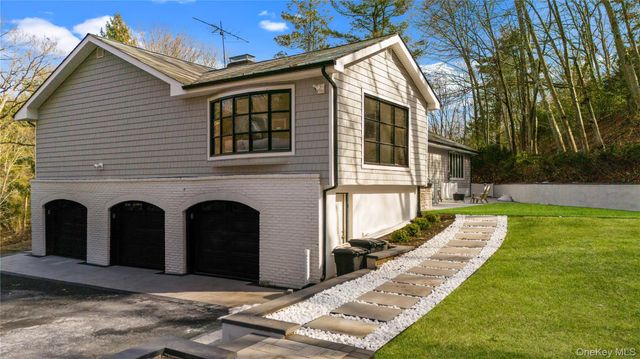 111 Mill River Road, Upper Brookville, NY 11771