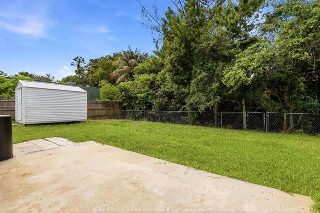 15409 Los Angeles Drive, Loxahatchee, FL 33470