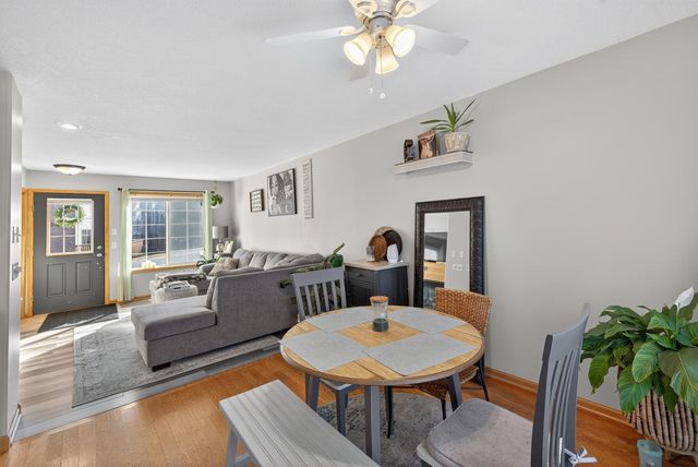 742 Baylee Place SW, Pine Island, MN 55963