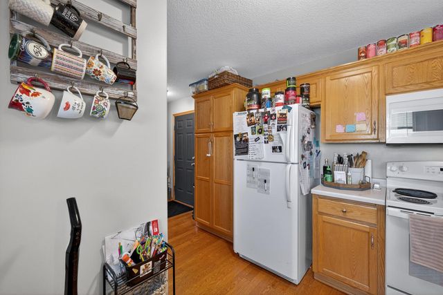 742 Baylee Place SW, Pine Island, MN 55963