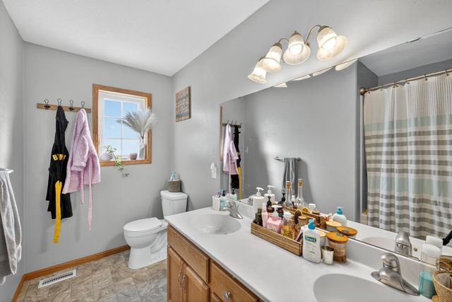 742 Baylee Place SW, Pine Island, MN 55963