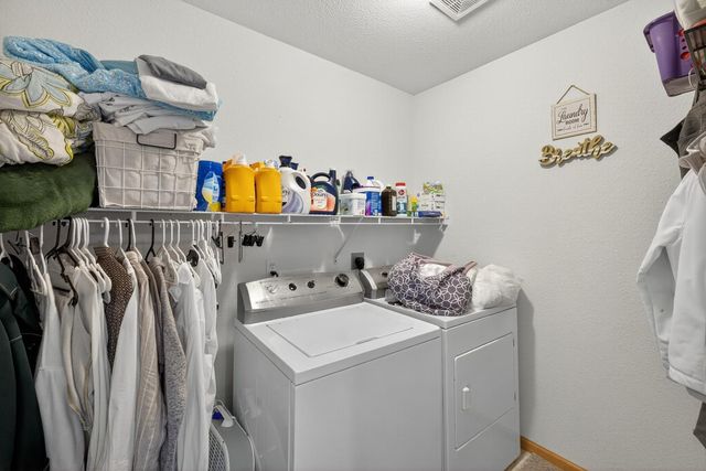 742 Baylee Place SW, Pine Island, MN 55963