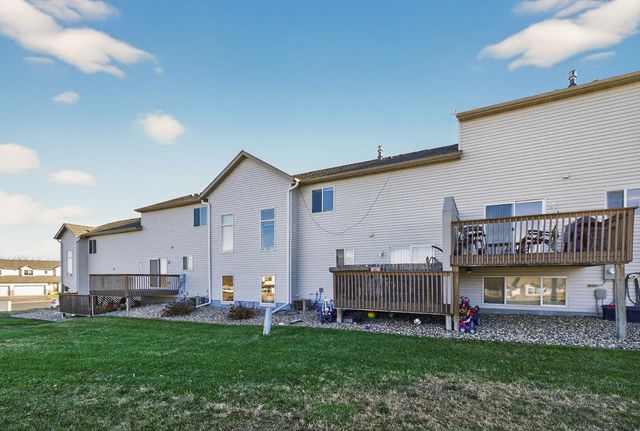 742 Baylee Place SW, Pine Island, MN 55963