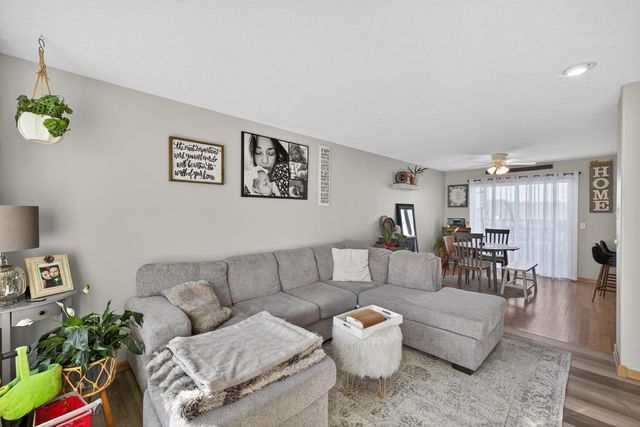 742 Baylee Place SW, Pine Island, MN 55963