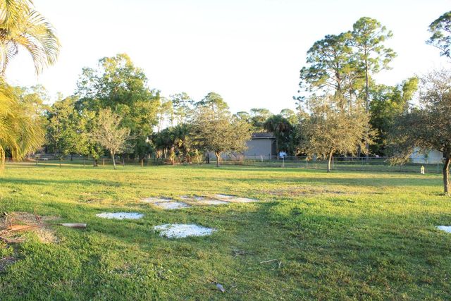 11988 49th Street N, Royal Palm Beach, FL 33411