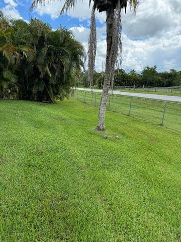11988 49th Street N, Royal Palm Beach, FL 33411