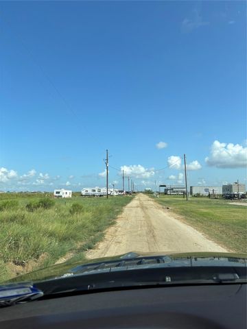 1405 4th Street, Gilchrist, TX 77617