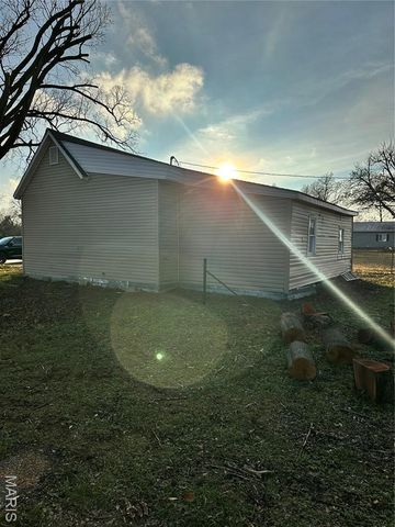 318 Kendall Street, Sikeston, MO 63801