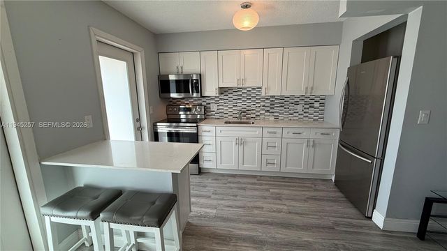 2115 NE 42nd Ct 206N, Lighthouse Point, FL 33064