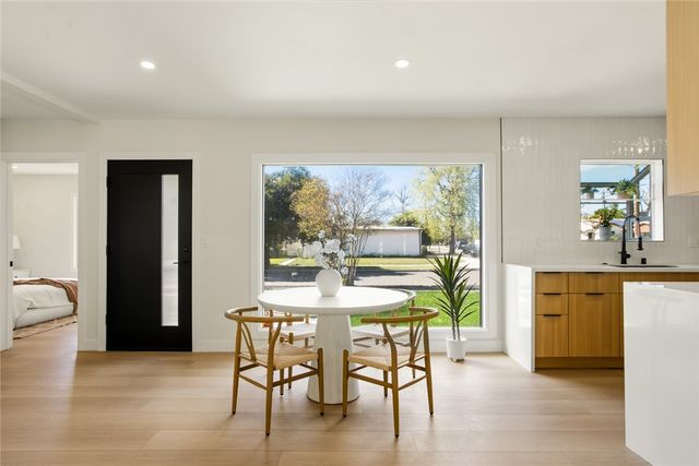 7358 Paso Robles ave, Lake Balboa, CA 91406