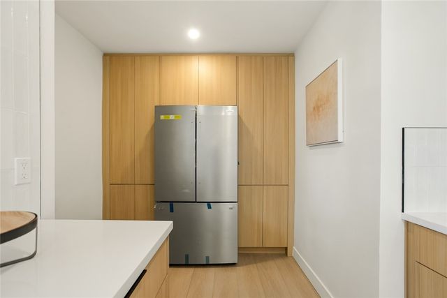 7358 Paso Robles ave, Lake Balboa, CA 91406