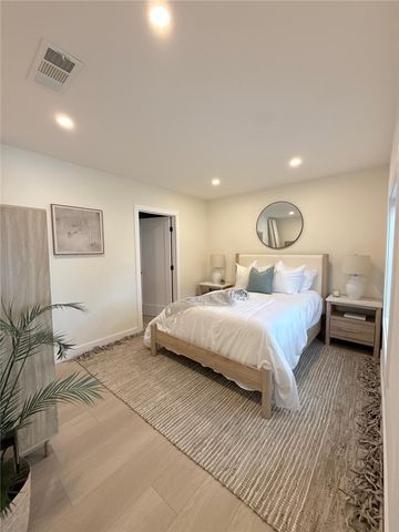 7358 Paso Robles ave, Lake Balboa, CA 91406