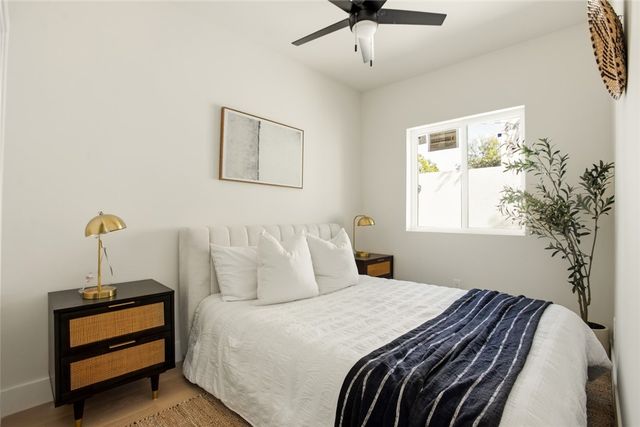 7358 Paso Robles ave, Lake Balboa, CA 91406