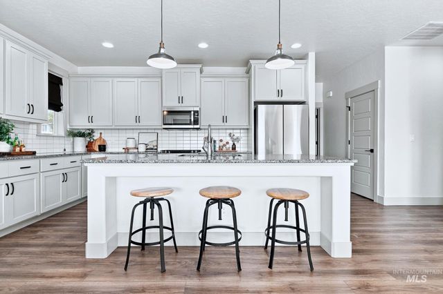 6399 E Payson Dr, Nampa, ID 83687