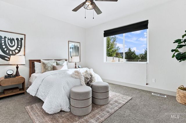 6399 E Payson Dr, Nampa, ID 83687