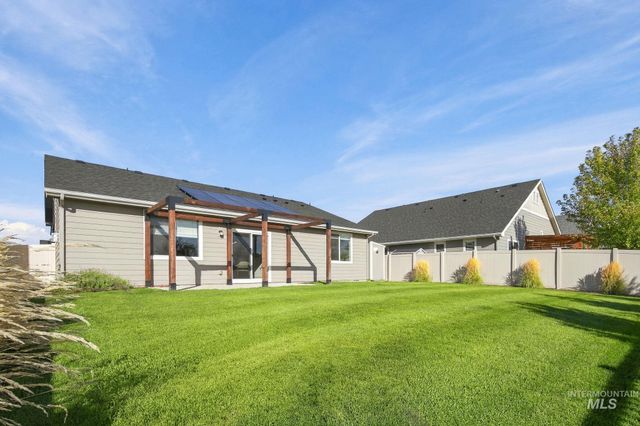 6399 E Payson Dr, Nampa, ID 83687