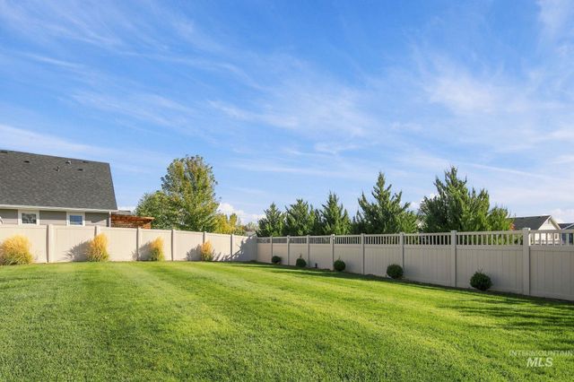 6399 E Payson Dr, Nampa, ID 83687