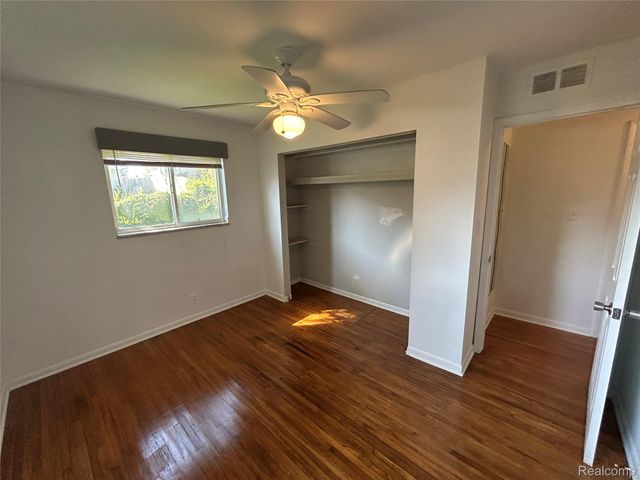 11511 Big Lake Road, Springfield Charter Township, MI 48350