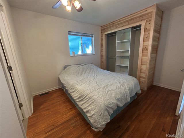 11511 Big Lake Road, Springfield Charter Township, MI 48350